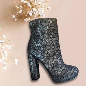 New -Steve Madden Black & Metallic Silver Floral Platform Ankle Boots -Size 7.5